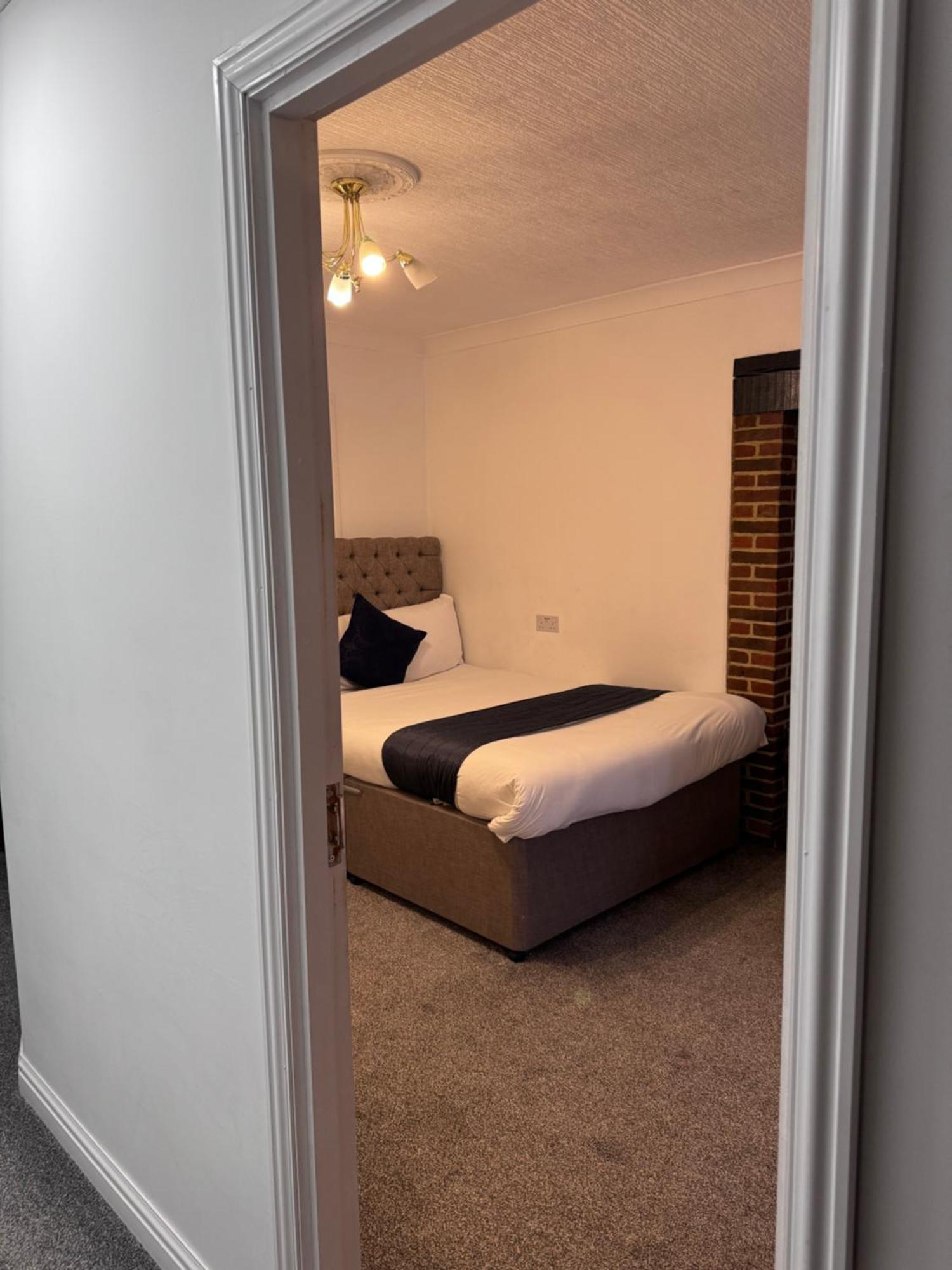 All Seasons Gatwick Guest House & Parking هورلي المظهر الخارجي الصورة