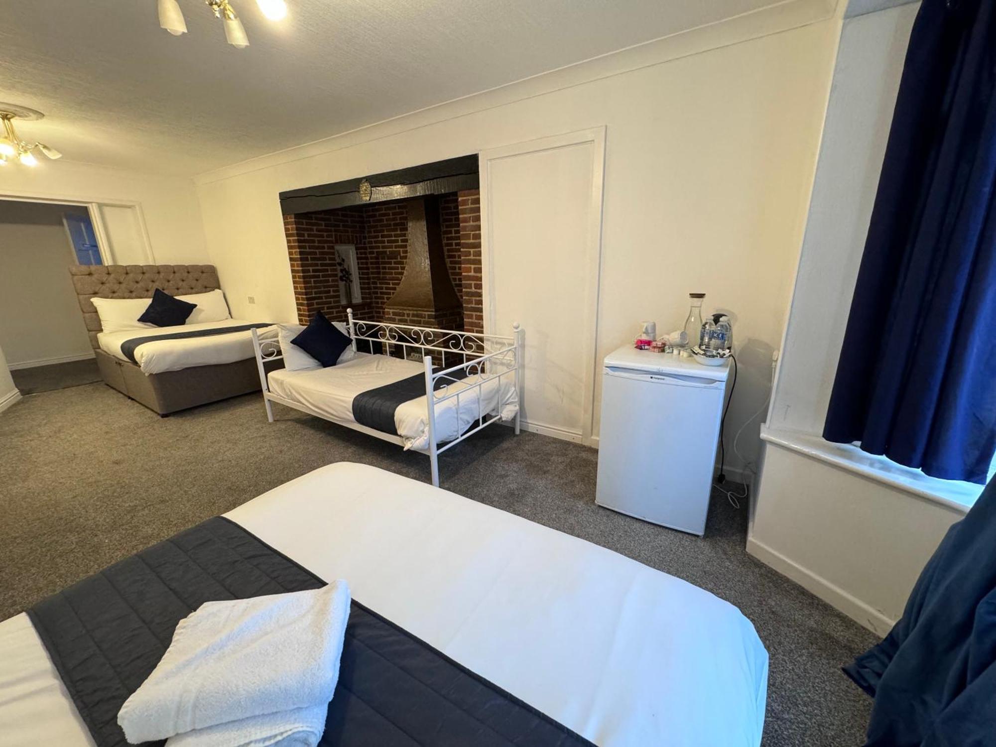 All Seasons Gatwick Guest House & Parking هورلي المظهر الخارجي الصورة