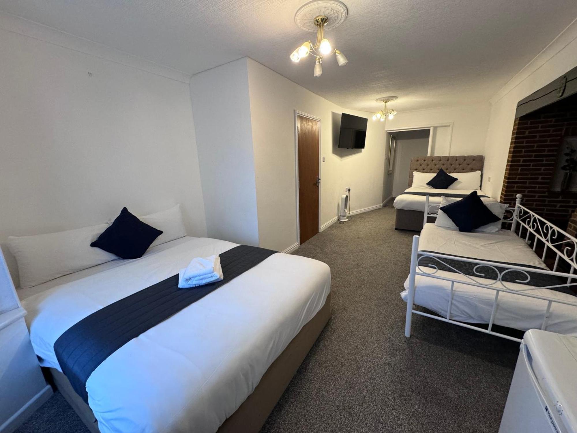 All Seasons Gatwick Guest House & Parking هورلي المظهر الخارجي الصورة