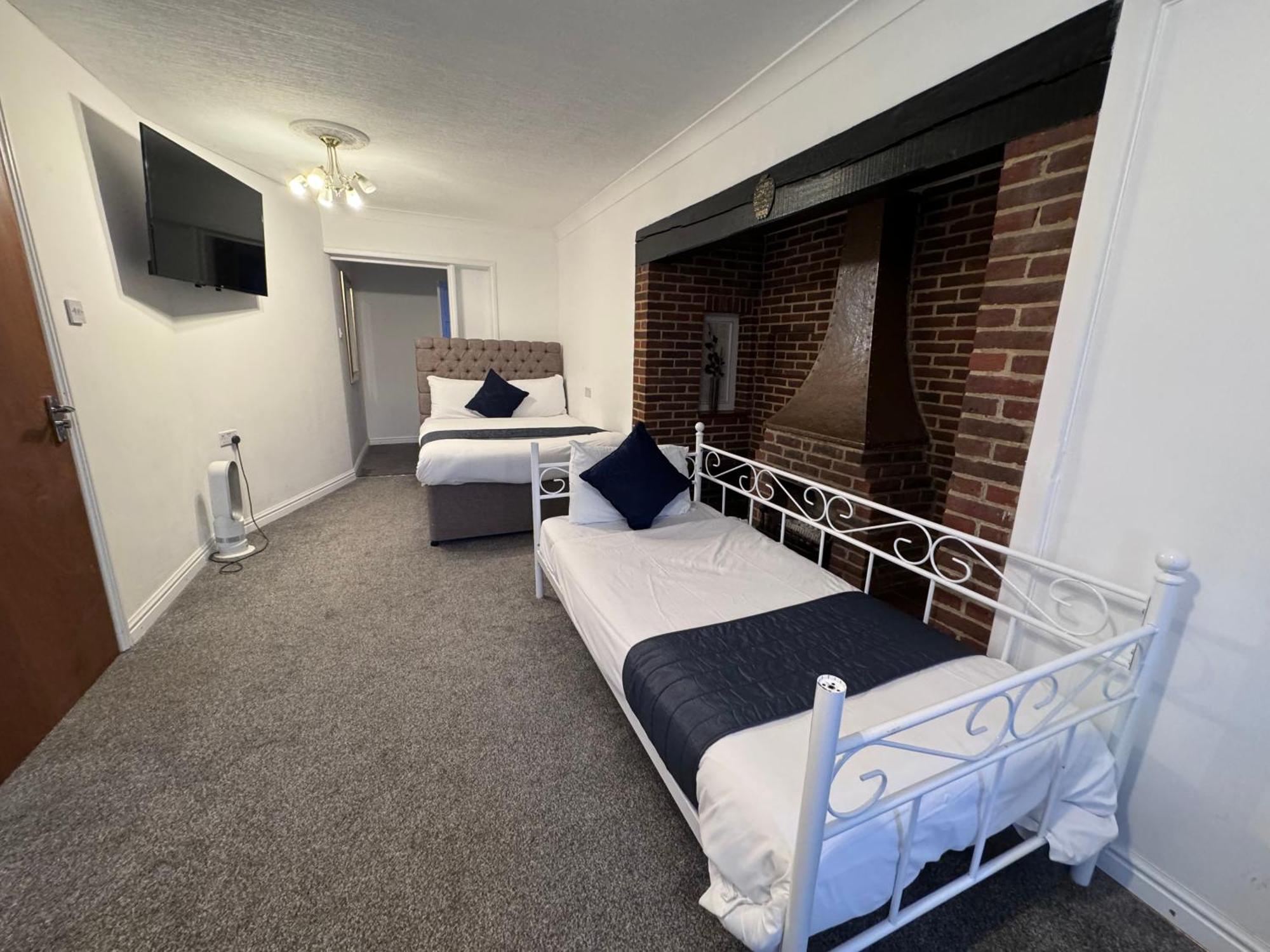 All Seasons Gatwick Guest House & Parking هورلي المظهر الخارجي الصورة