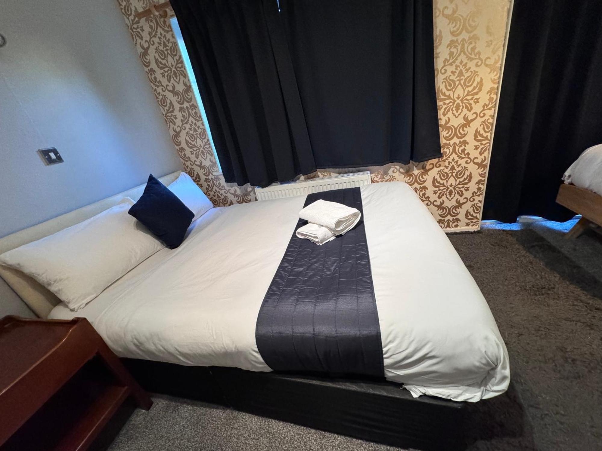 All Seasons Gatwick Guest House & Parking هورلي المظهر الخارجي الصورة
