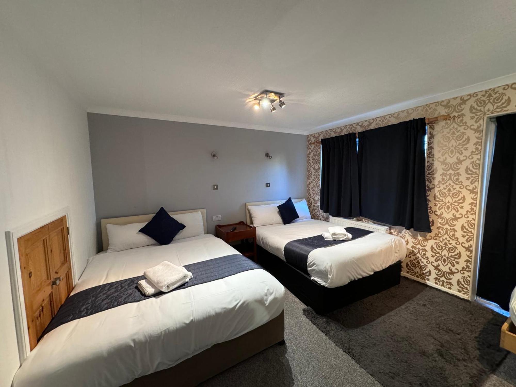 All Seasons Gatwick Guest House & Parking هورلي المظهر الخارجي الصورة