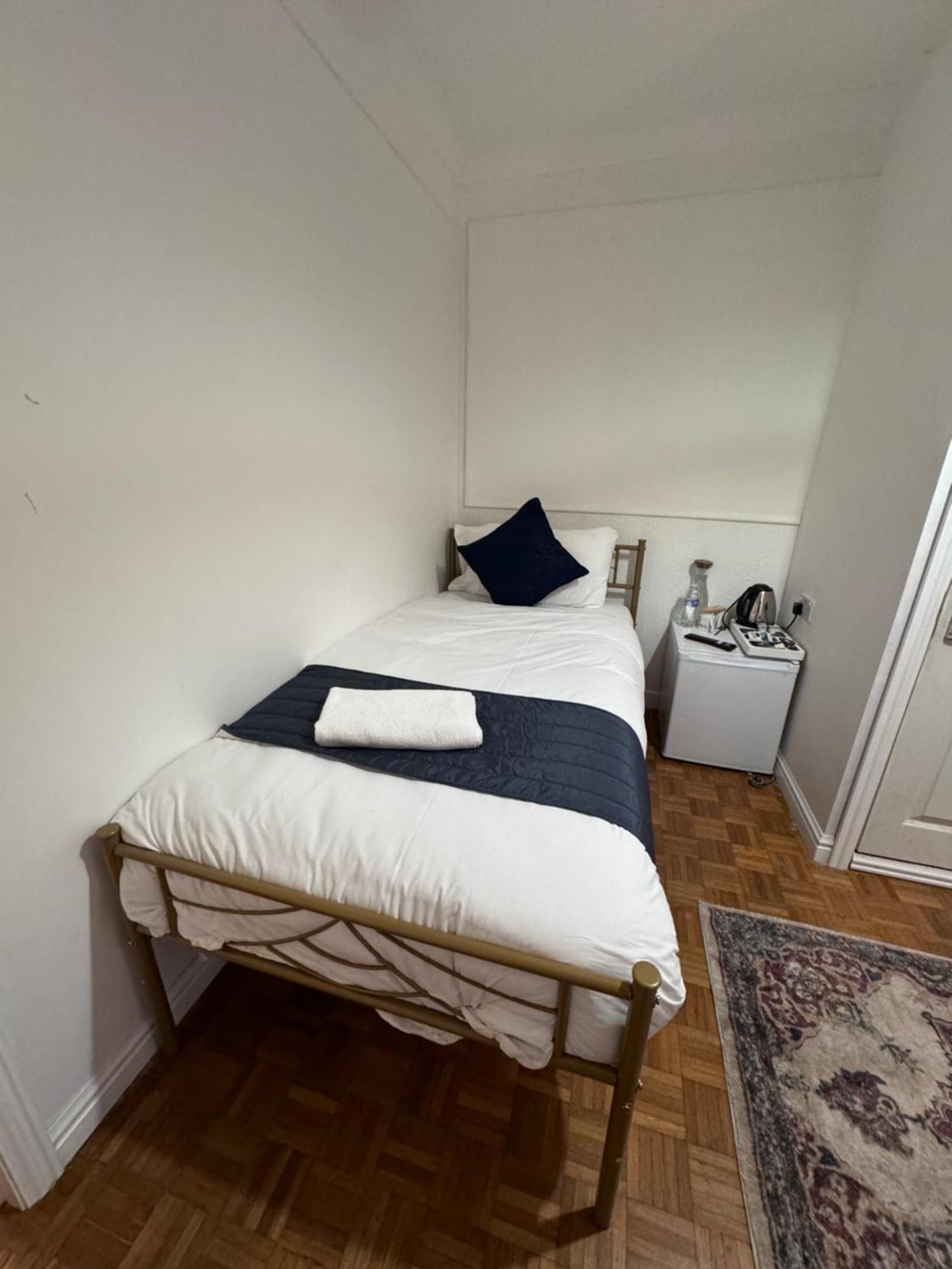 All Seasons Gatwick Guest House & Parking هورلي المظهر الخارجي الصورة
