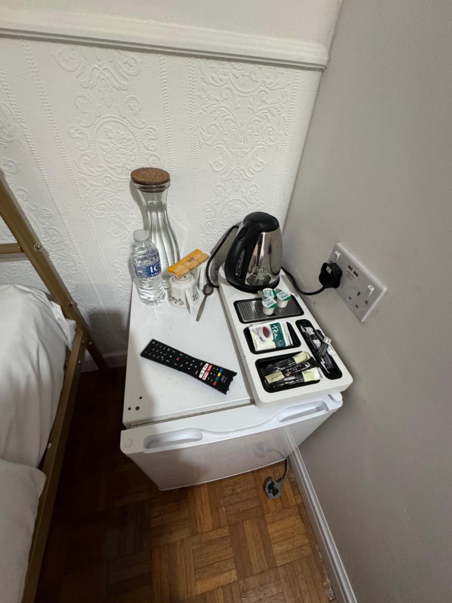 All Seasons Gatwick Guest House & Parking هورلي المظهر الخارجي الصورة