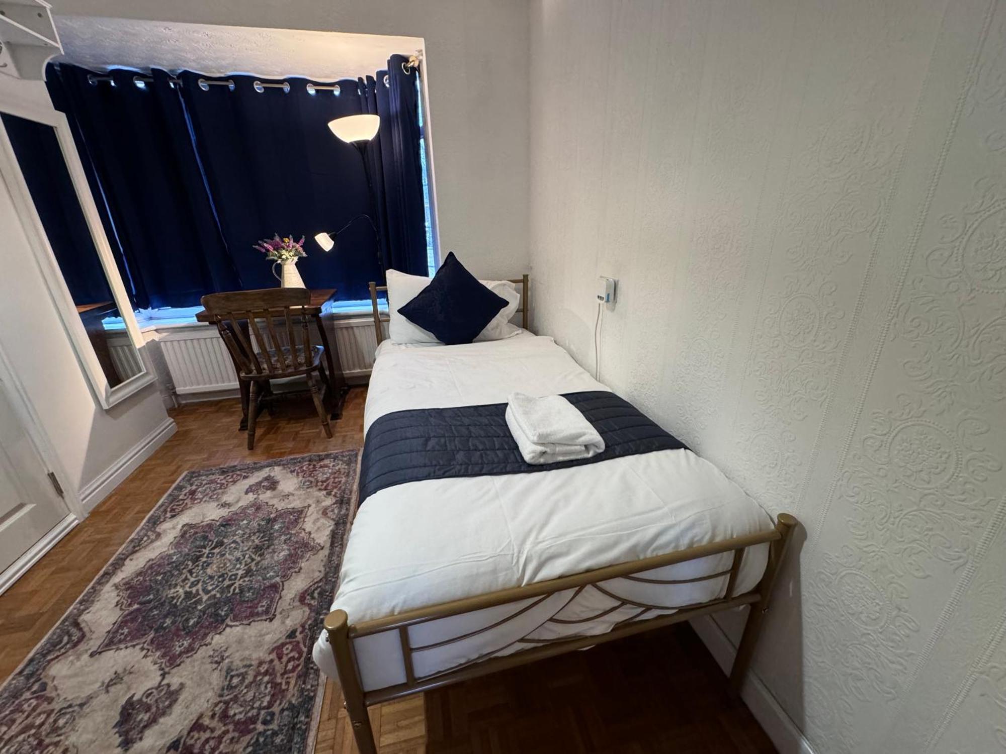All Seasons Gatwick Guest House & Parking هورلي المظهر الخارجي الصورة