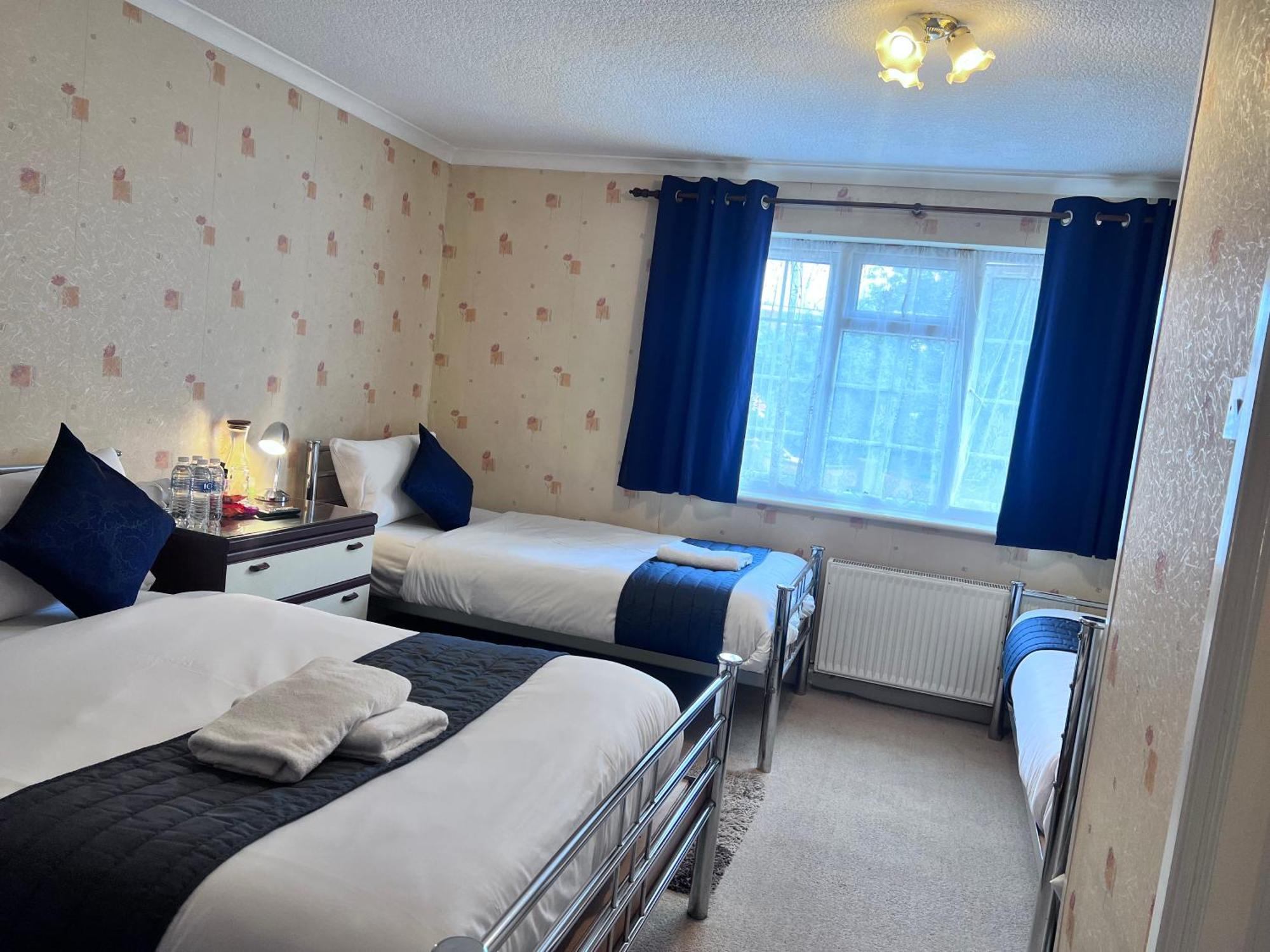 All Seasons Gatwick Guest House & Parking هورلي المظهر الخارجي الصورة