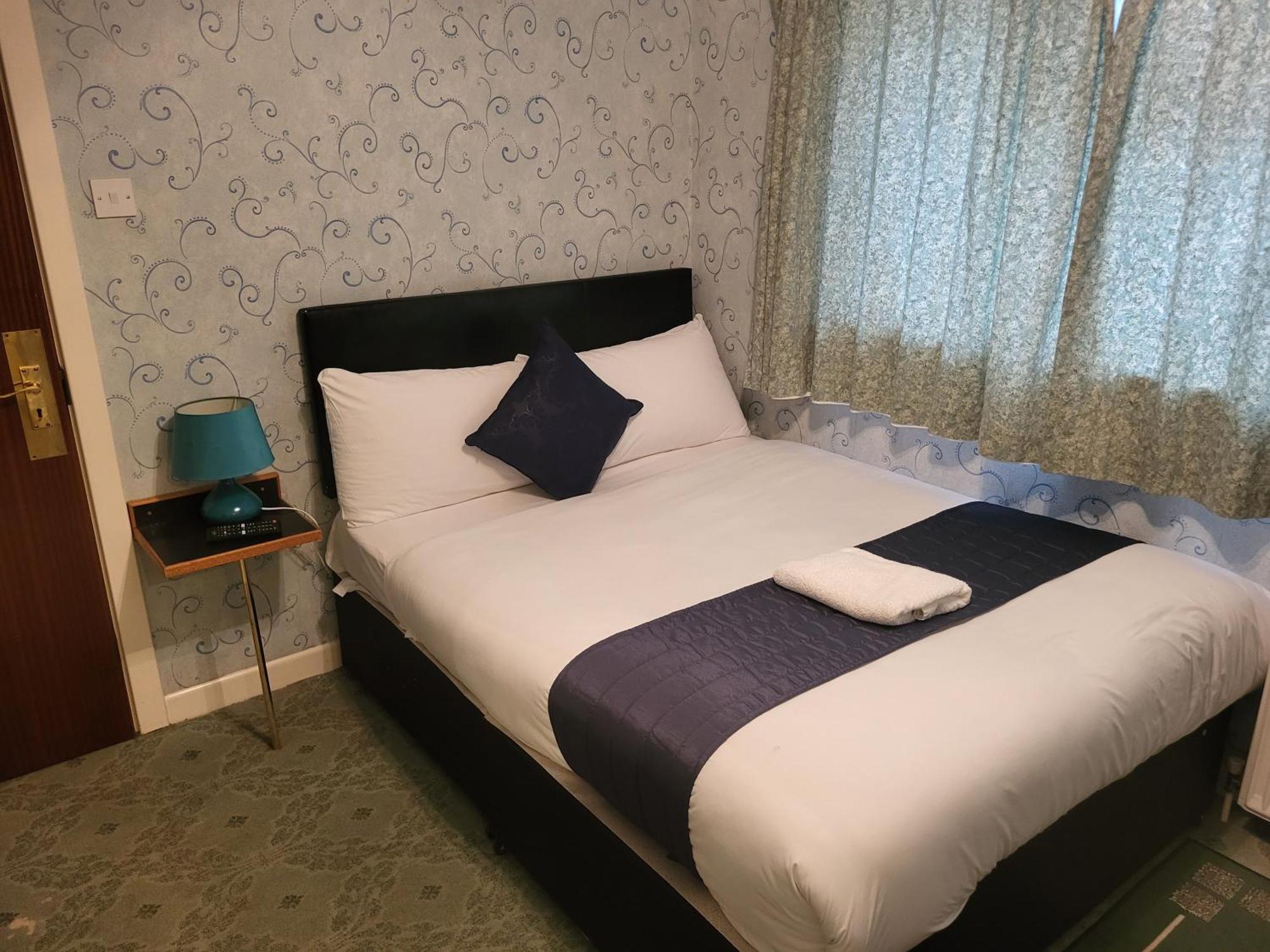 All Seasons Gatwick Guest House & Parking هورلي المظهر الخارجي الصورة