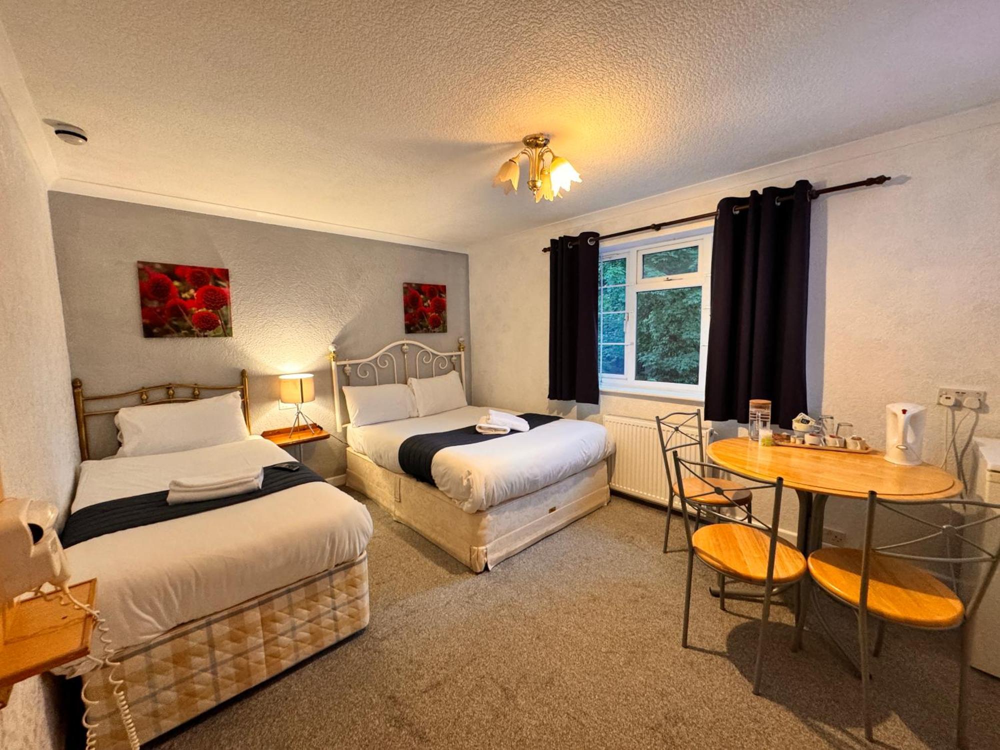 All Seasons Gatwick Guest House & Parking هورلي المظهر الخارجي الصورة