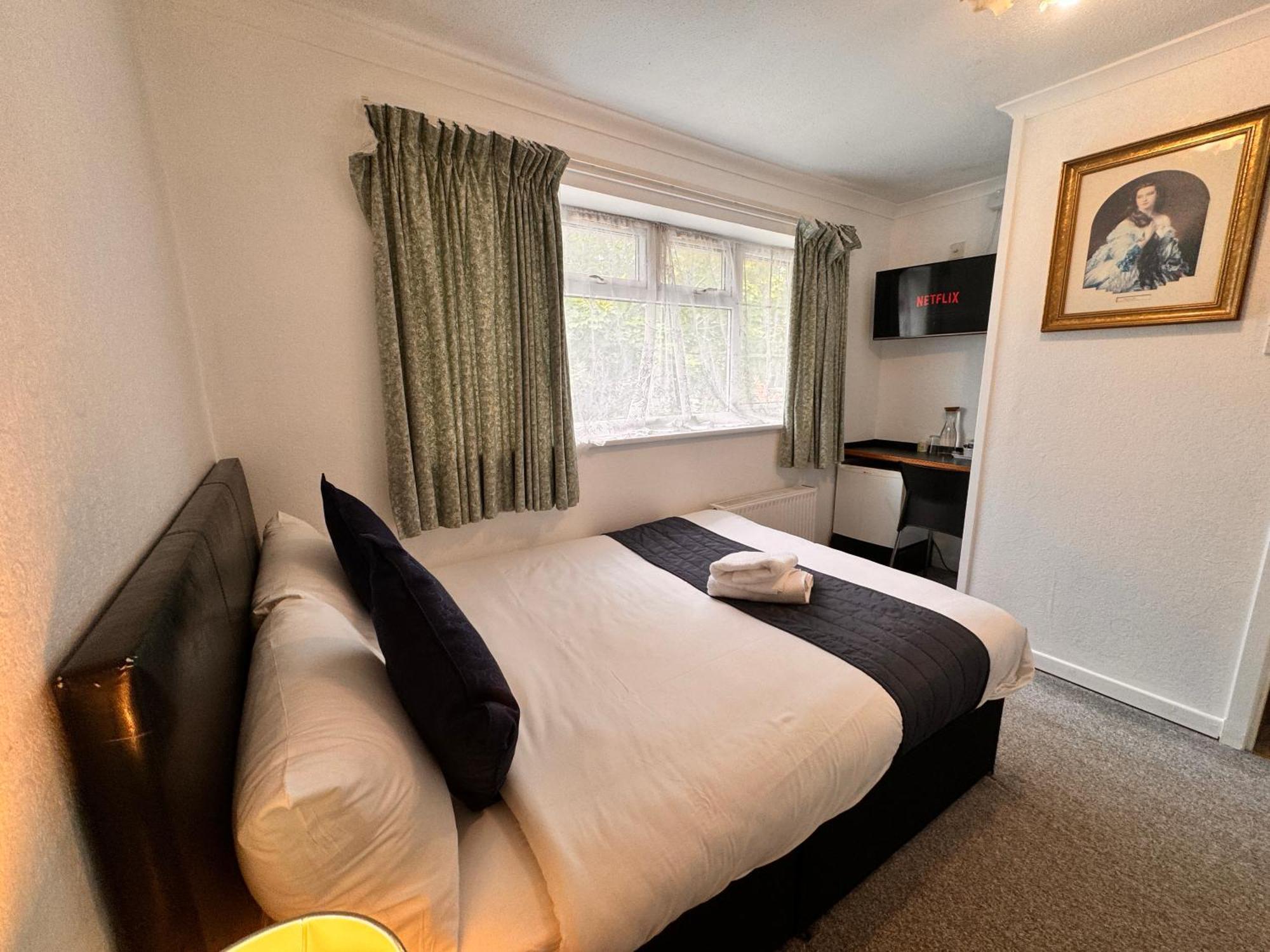 All Seasons Gatwick Guest House & Parking هورلي المظهر الخارجي الصورة