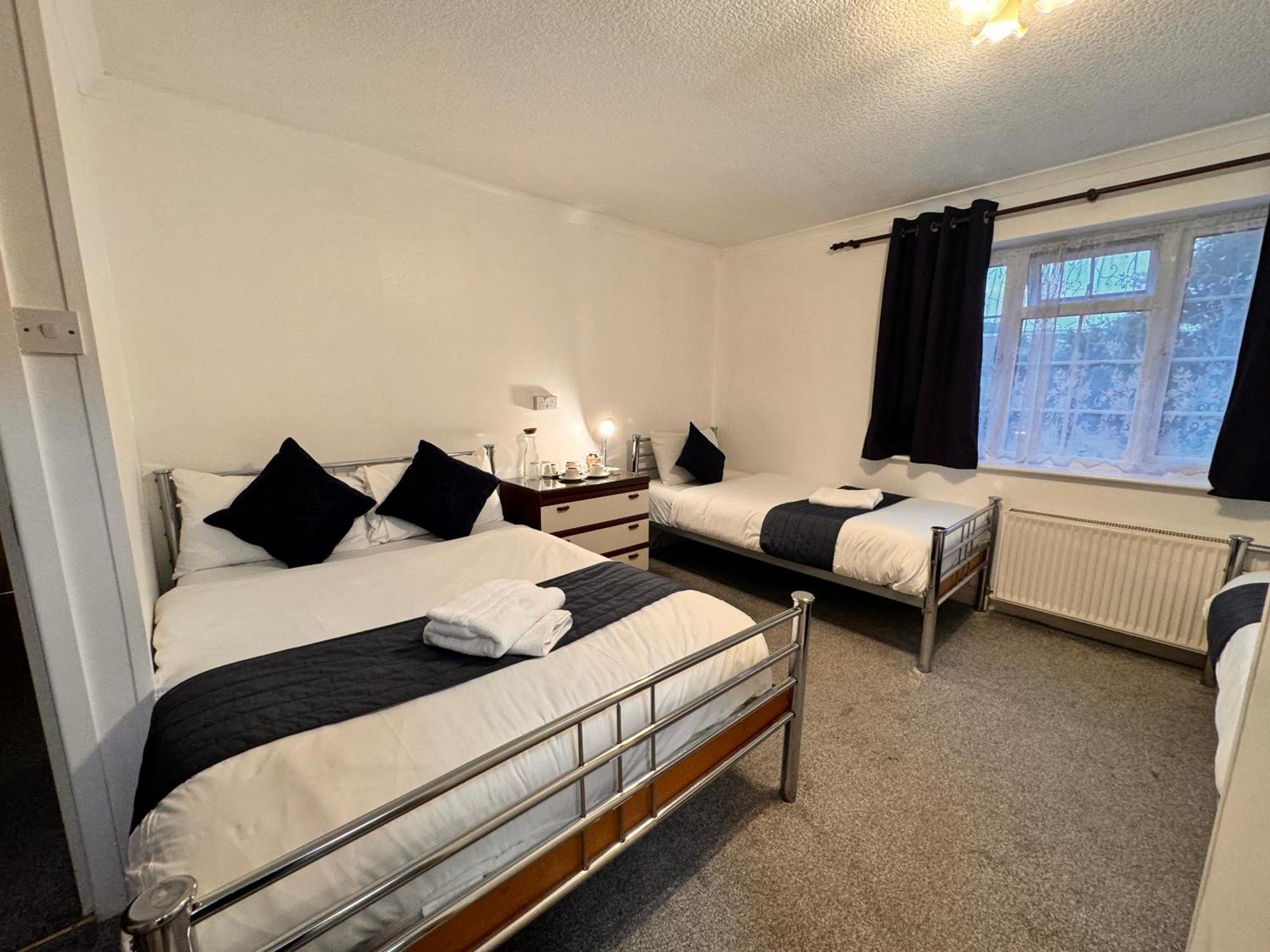 All Seasons Gatwick Guest House & Parking هورلي المظهر الخارجي الصورة