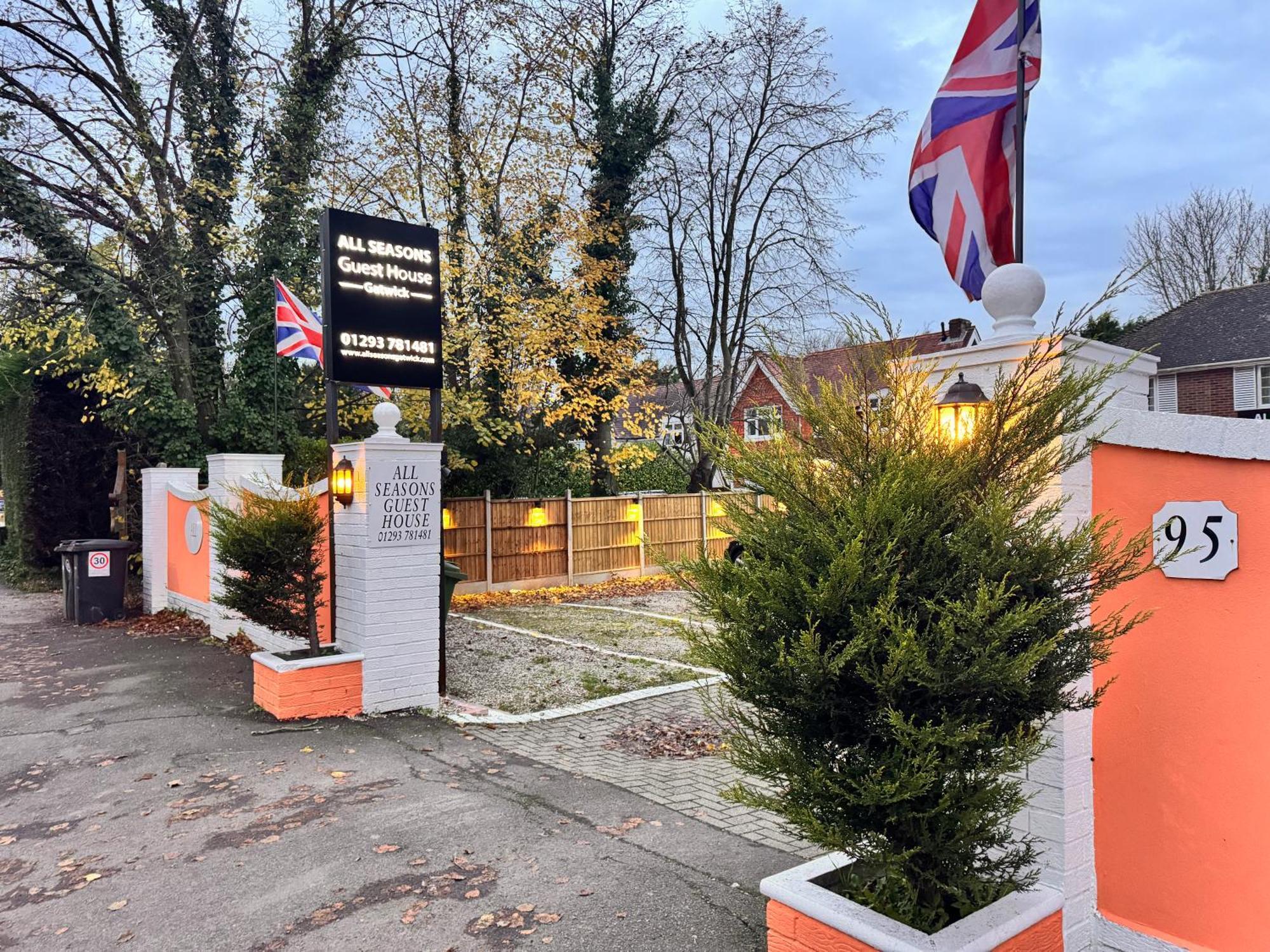 All Seasons Gatwick Guest House & Parking هورلي المظهر الخارجي الصورة