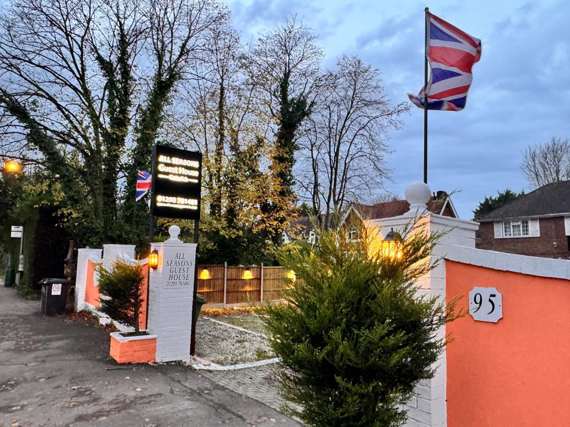 All Seasons Gatwick Guest House & Parking هورلي المظهر الخارجي الصورة