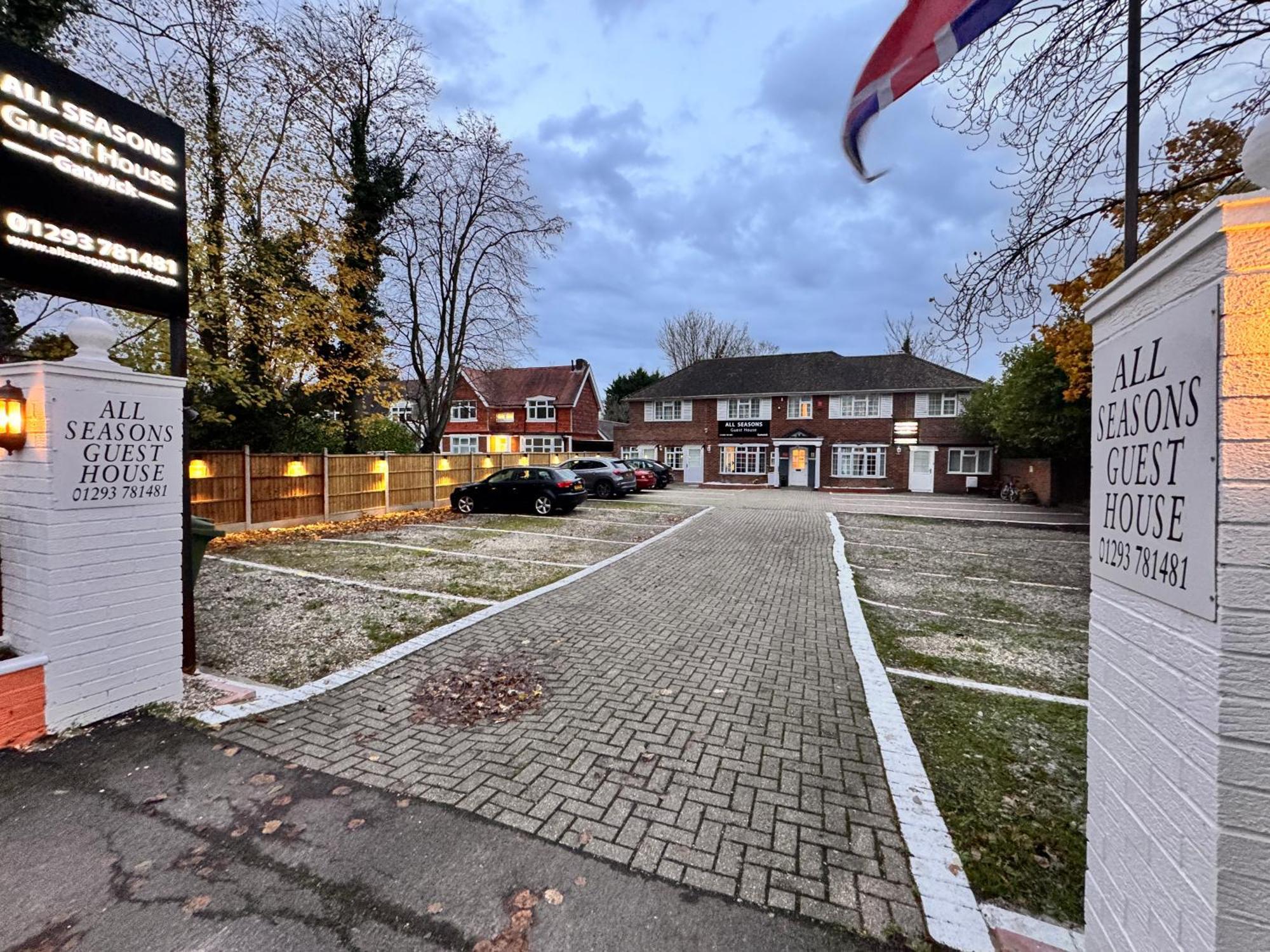 All Seasons Gatwick Guest House & Parking هورلي المظهر الخارجي الصورة